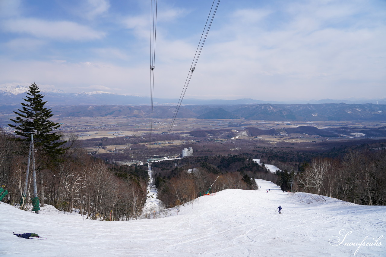 富良野スキー場　気持ちの良いポカポカ陽気に恵まれて、富良野で過ごす素敵な春の１日(^^)v